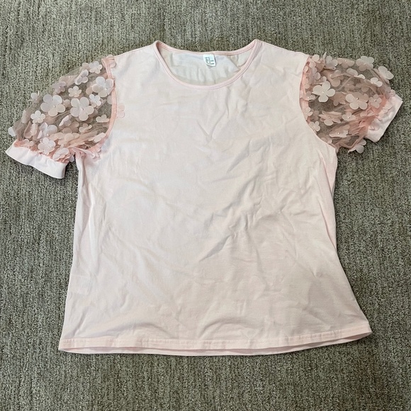 Elegant Pink Embellished Top with 3D Sheer Sleeves – Size‎ Medium - Picture 1 of 6